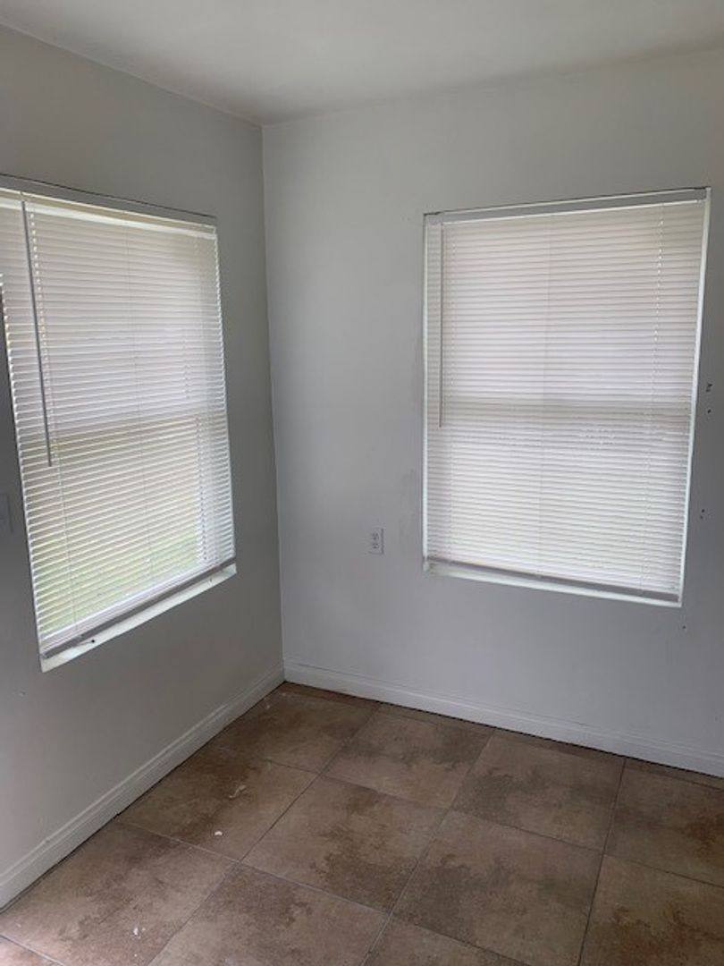 Apartment for rent at 213 Oildale Dr A-C, Bakersfield, CA 93308