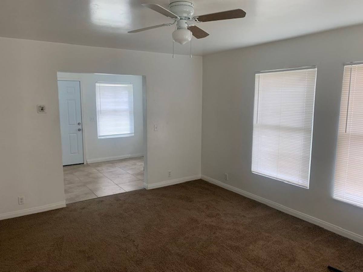Apartment for rent at 213 Oildale Dr A-C, Bakersfield, CA 93308