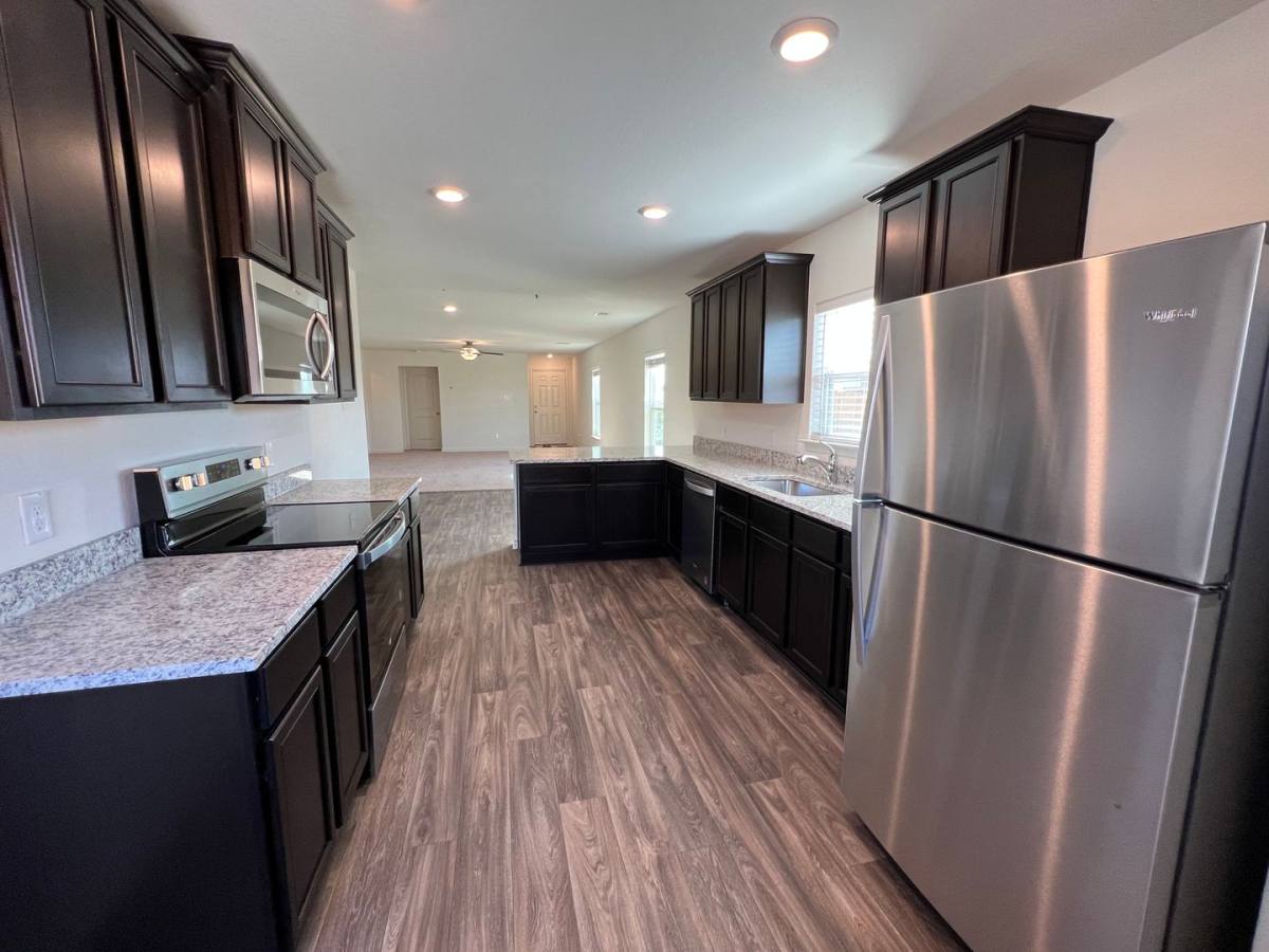 House for rent at 364 Crescent Park Dr, Jarrell, TX 76537