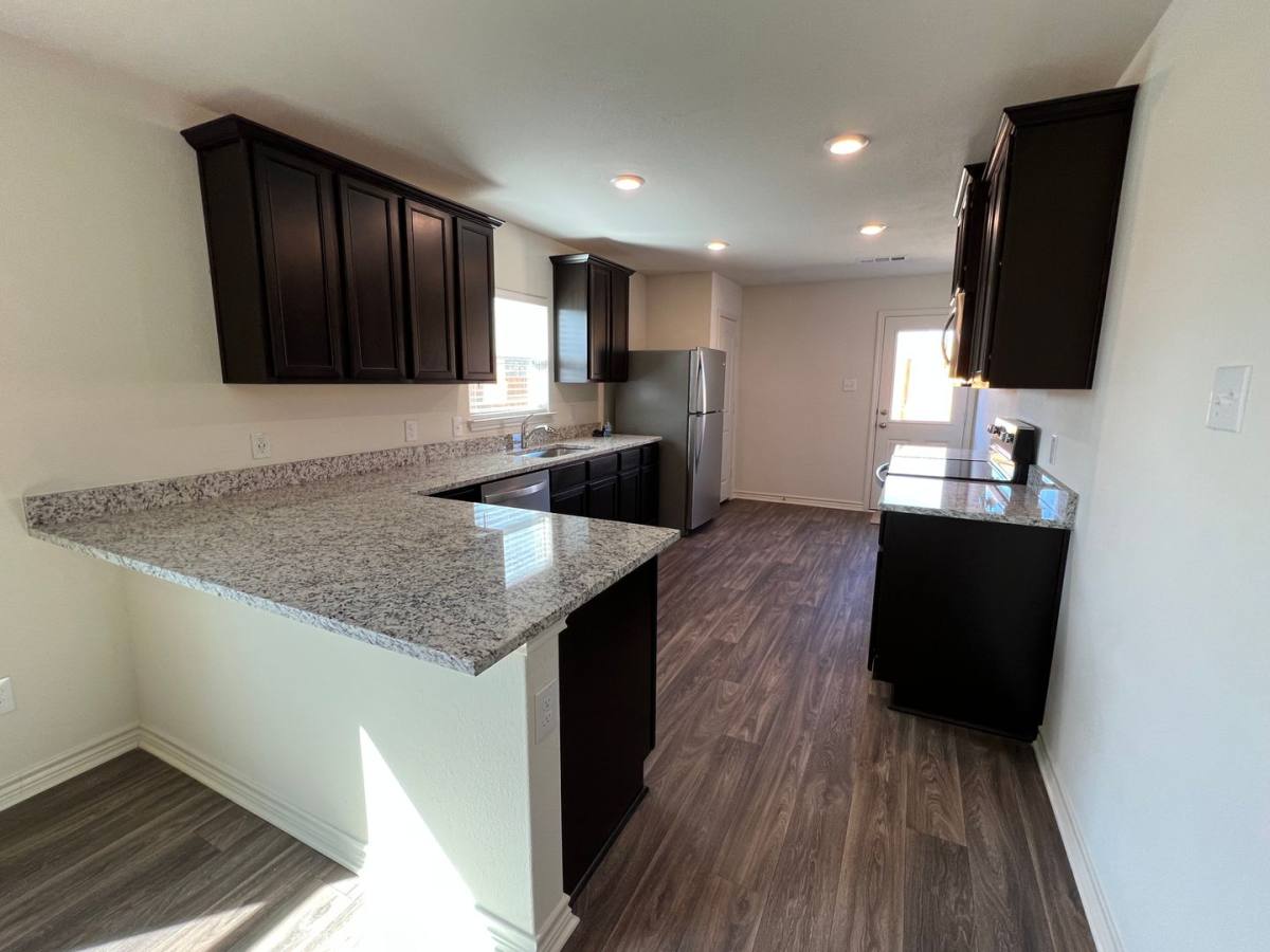 House for rent at 364 Crescent Park Dr, Jarrell, TX 76537