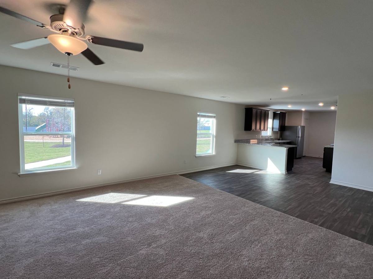 House for rent at 364 Crescent Park Dr, Jarrell, TX 76537