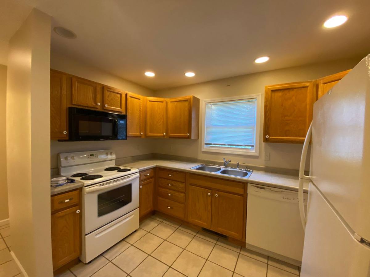 Townhouse for rent at 100-102 Jones Blvd, Tuscola, IL 61953