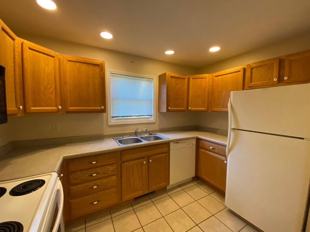 Townhouse for rent at 100-102 Jones Blvd, Tuscola, IL 61953