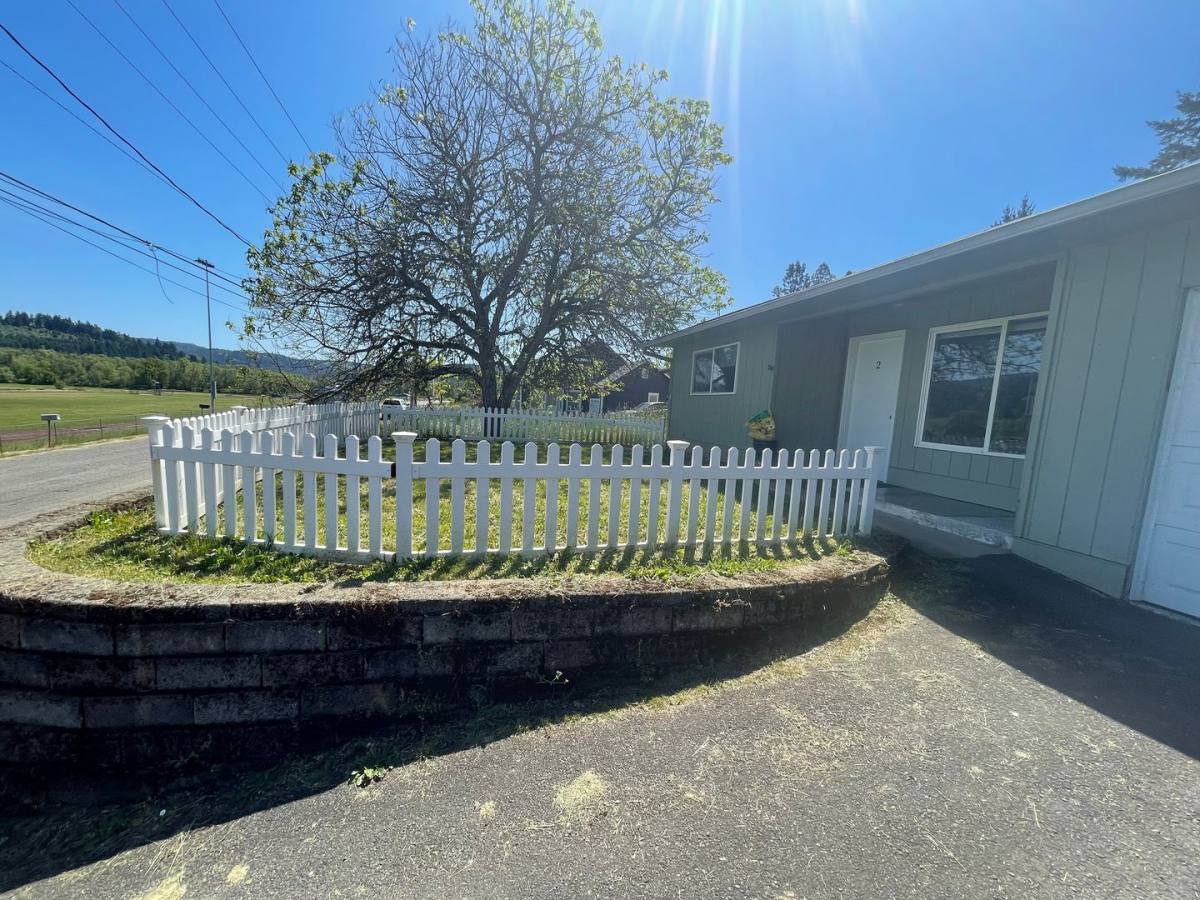 Apartment for rent at 707 Cedar St, Yoncalla, OR 97499