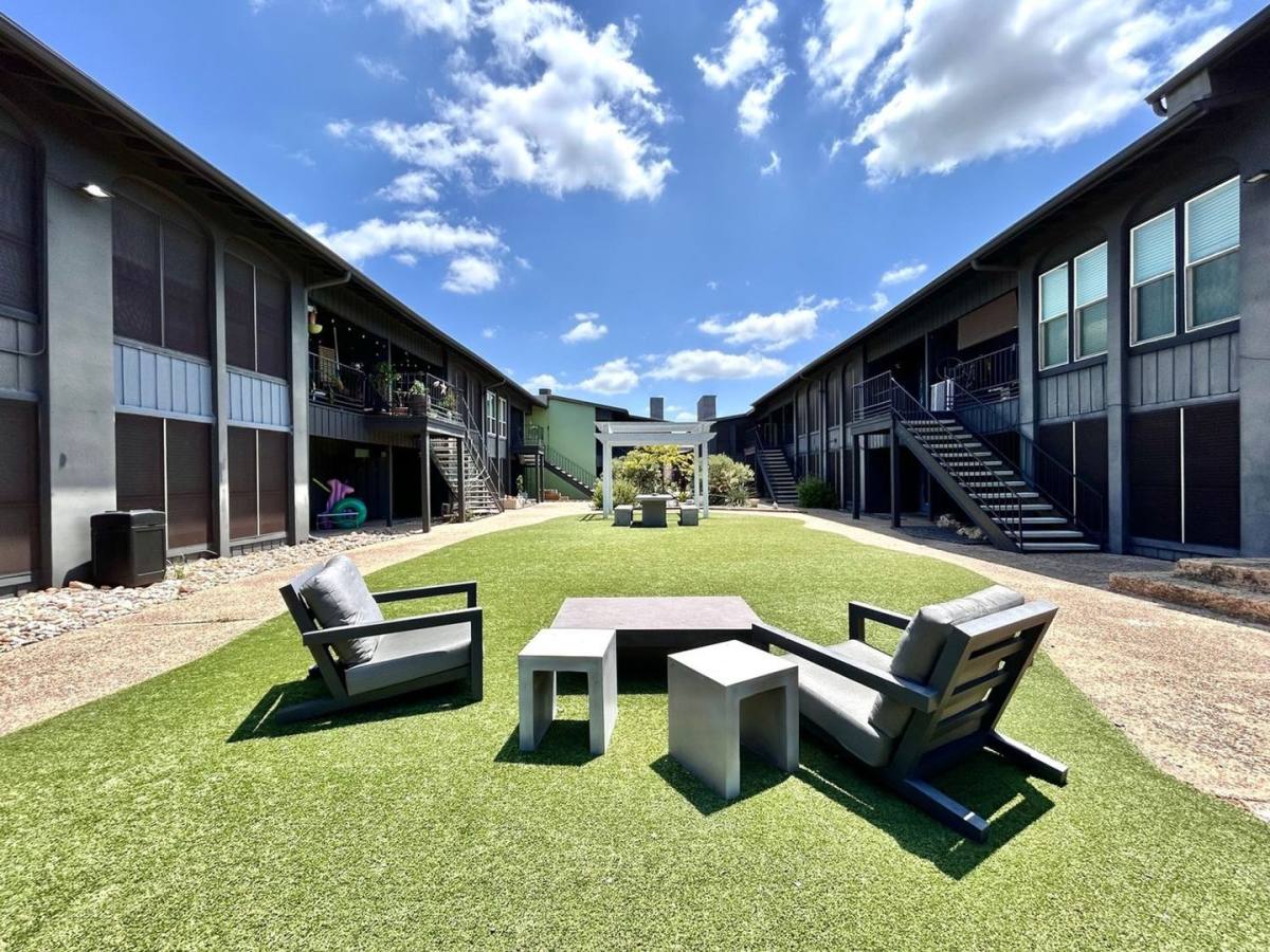 Condo for rent at 909 Reinli St, Austin, TX 78751