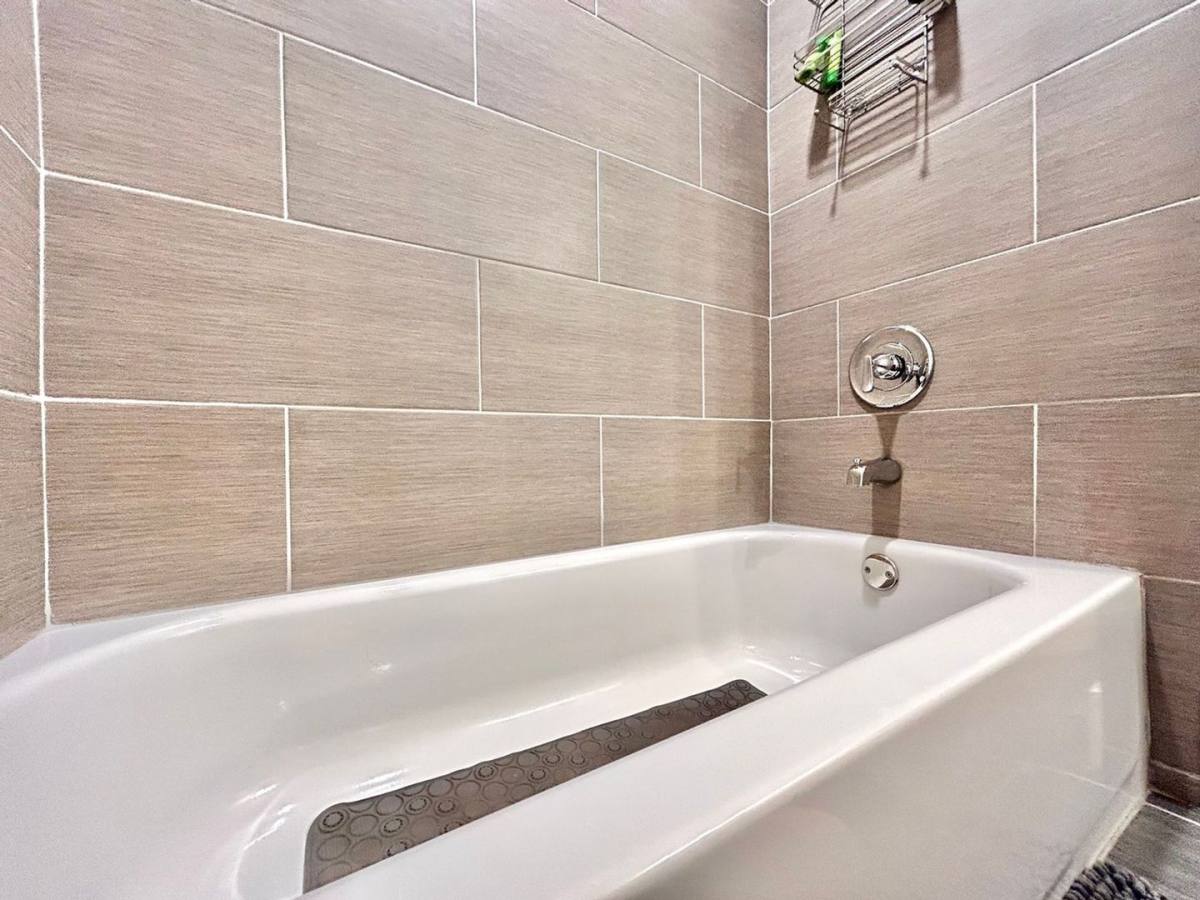 Condo for rent at 909 Reinli St, Austin, TX 78751