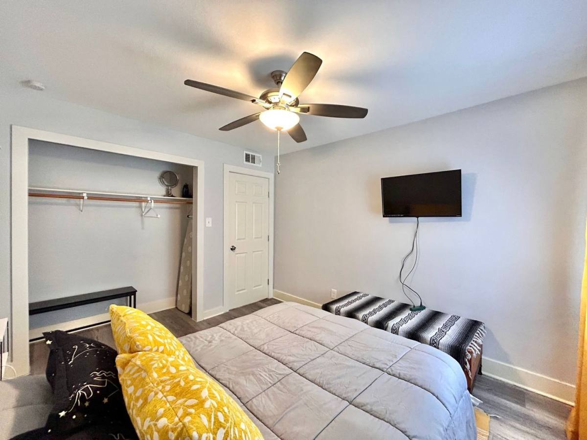 Condo for rent at 909 Reinli St, Austin, TX 78751