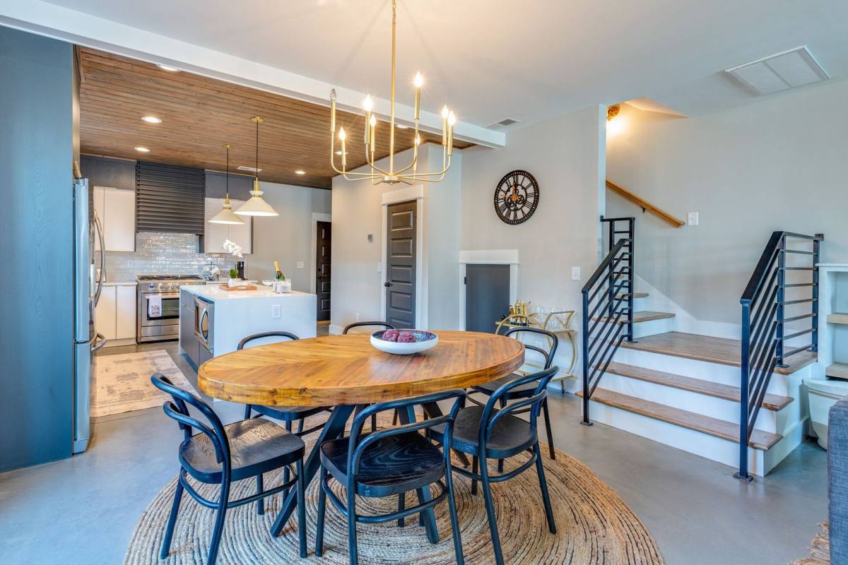Townhouse for rent at 613 21st Ave N, Nashville, TN 37203