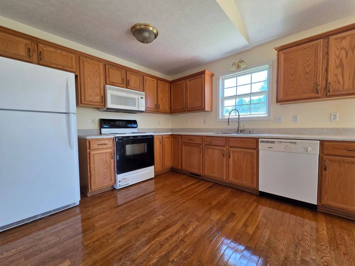 House for rent at 140 Byerly Blvd, Radcliff, KY 40160