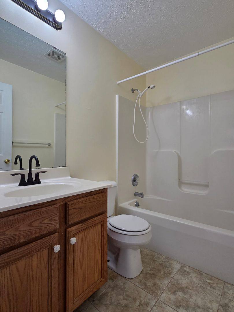House for rent at 140 Byerly Blvd, Radcliff, KY 40160