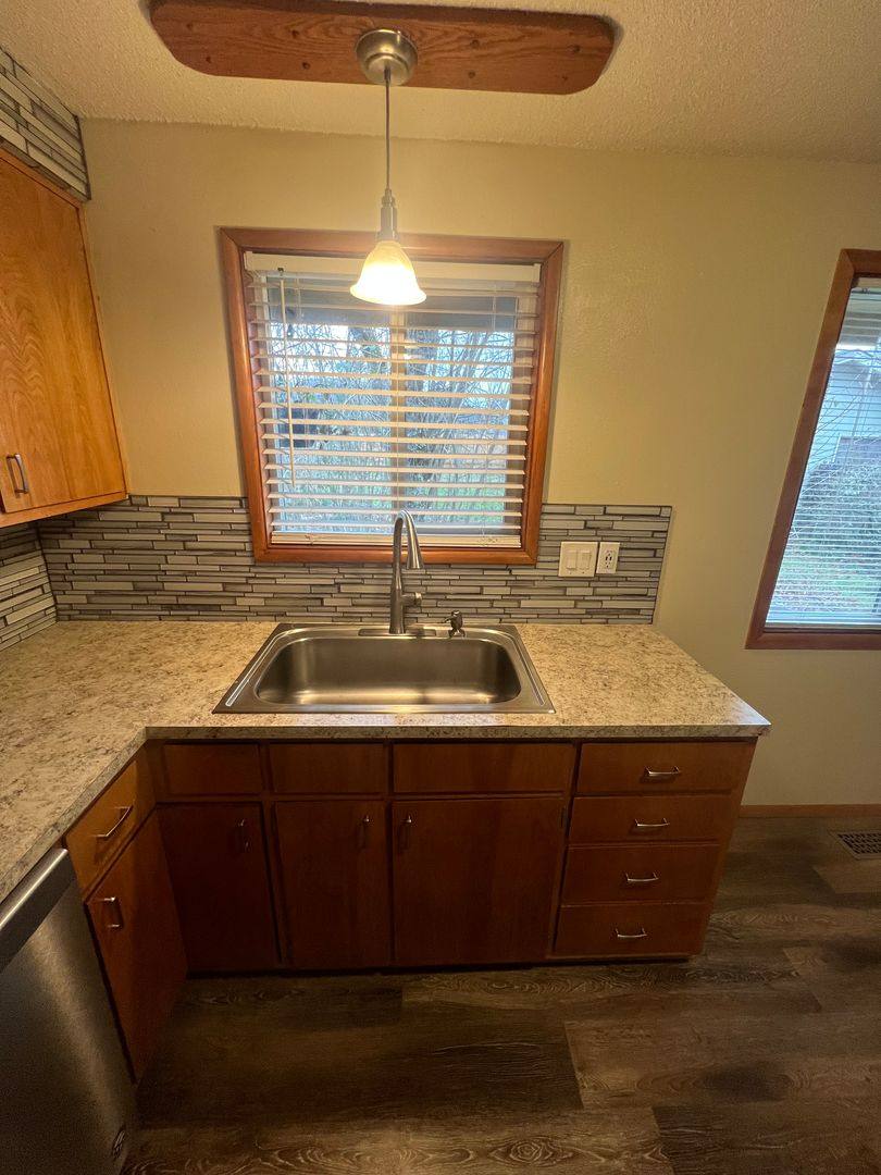 House for rent at 5869 G St, Springfield, OR 97478