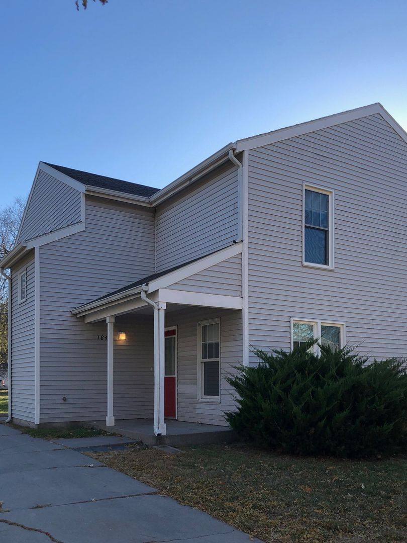 Townhouse for rent at 1842 Whittier St, Lincoln, NE 68503