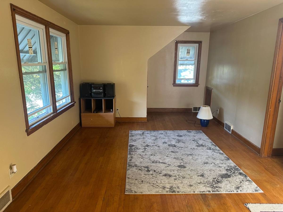 Apartment for rent at 644 W Judson Ave, Youngstown, OH 44511