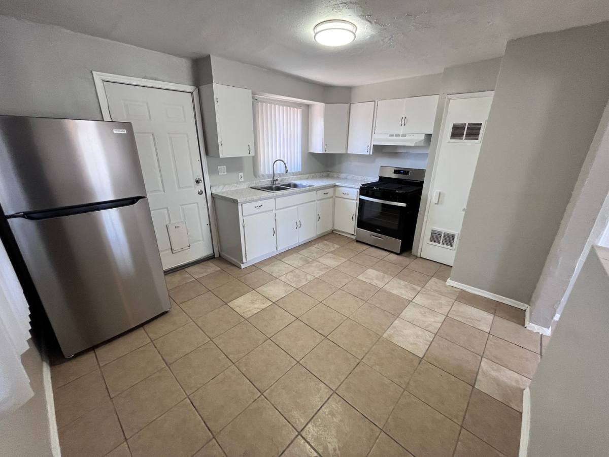Apartment for rent at 220 E Fort Lowell Rd, Tucson, AZ 85705