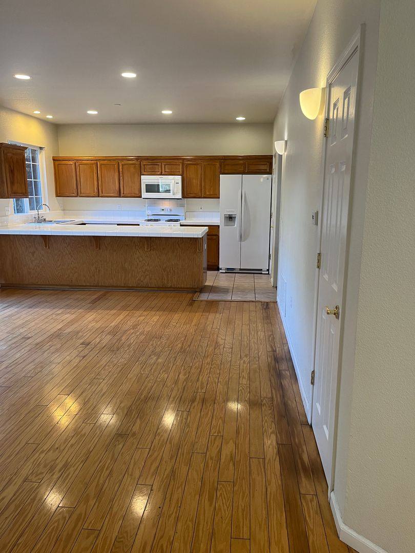 Townhouse for rent at 6 Chappell Loop, Freedom, CA 95019