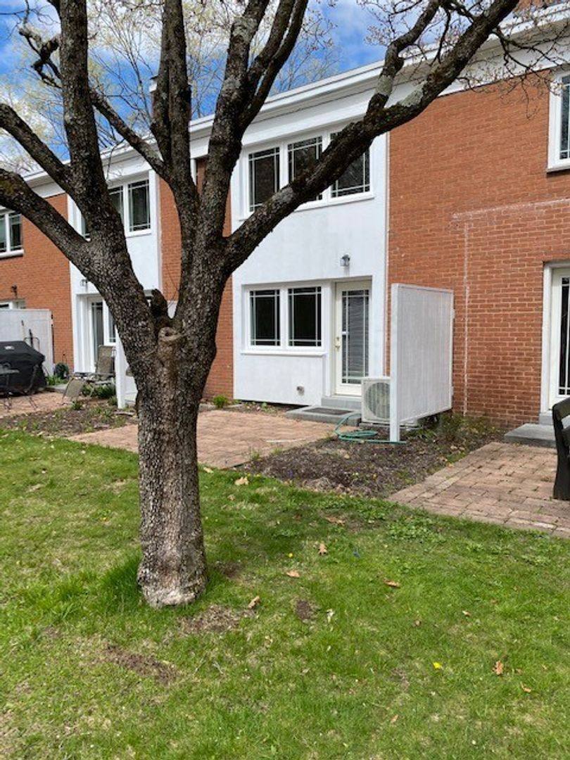 Apartment for rent at 1047 Whitney Ave, Hamden, CT 06517