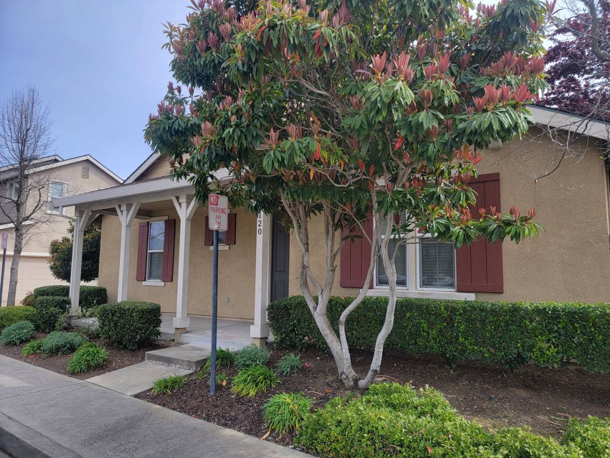 House for rent at 120 Soaring Hawk Lane, Sacramento, CA 95833