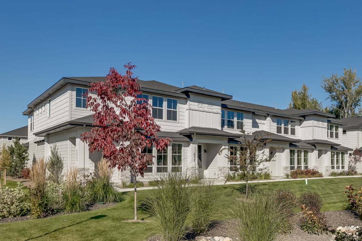 Townhouse for rent at 6077 N Tarako Ave, Garden City, ID 83714