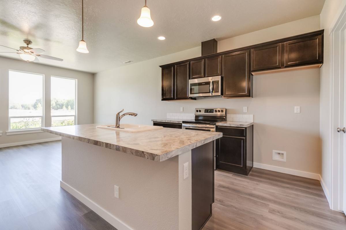 Townhouse for rent at 6077 N Tarako Ave, Garden City, ID 83714