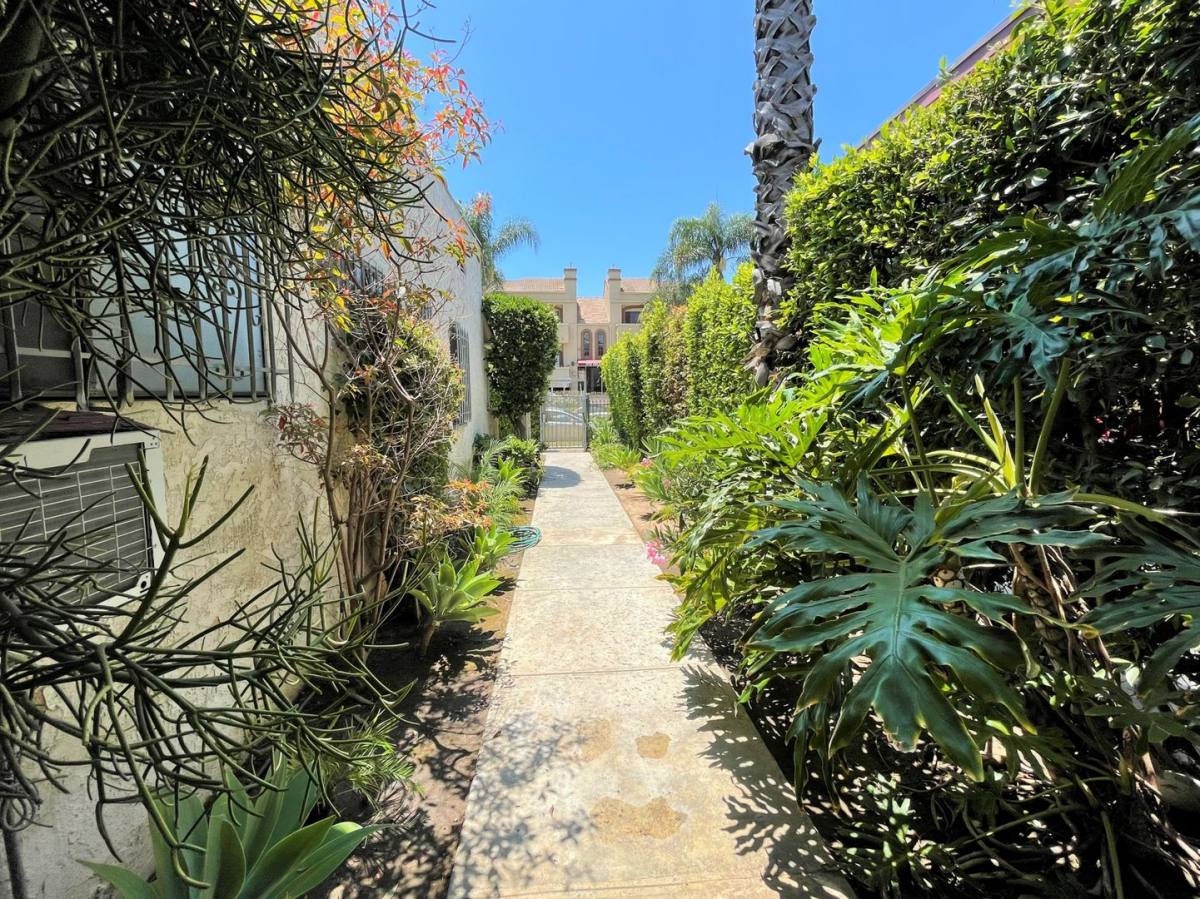 Apartment for rent at 3760 Kelton Ave, Los Angeles, CA 90034