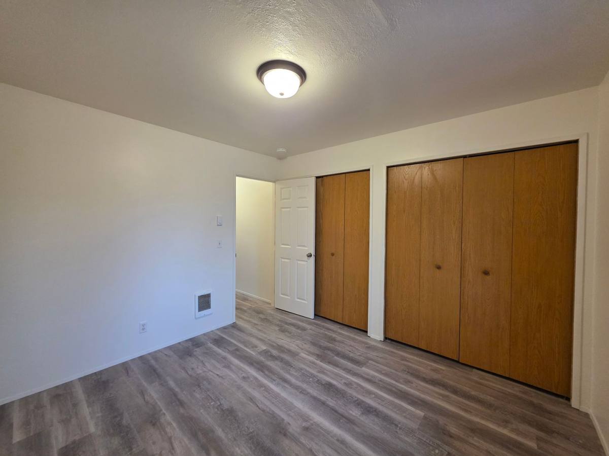 Apartment for rent at 421 423 S, Springfield, OR 97478