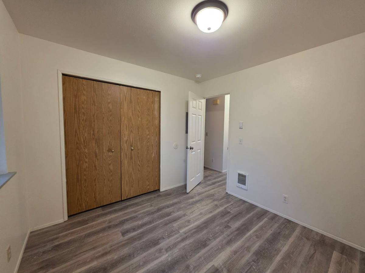 Apartment for rent at 421 423 S, Springfield, OR 97478
