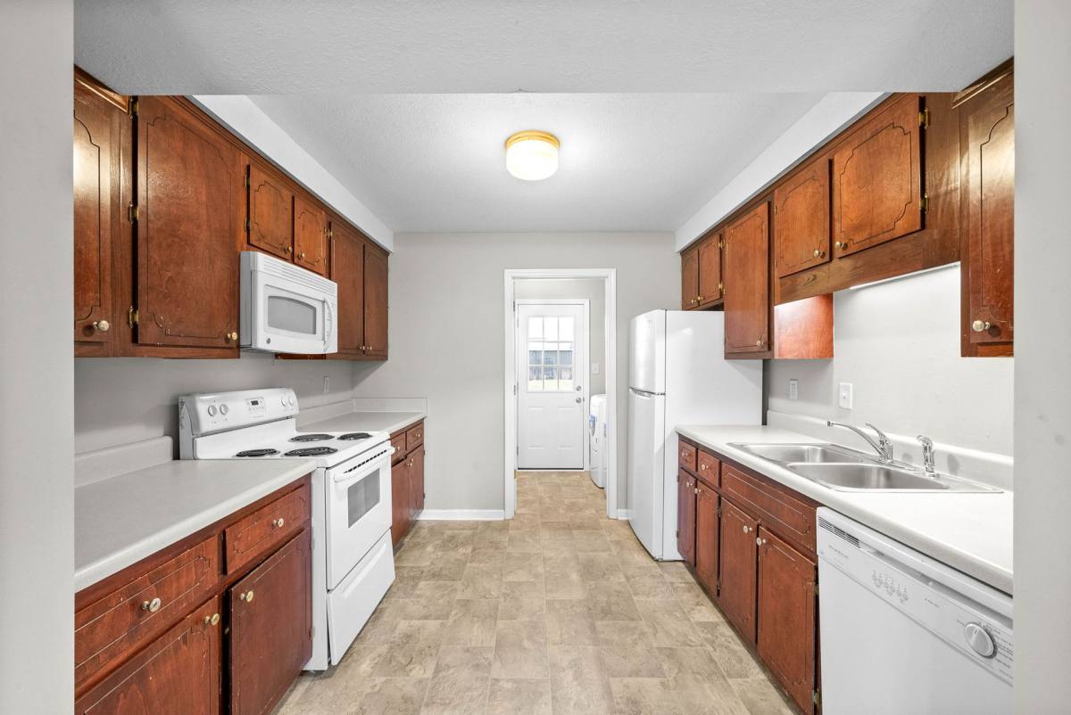 Apartment for rent at 3884 NE Dr, Clarksville, TN 37040