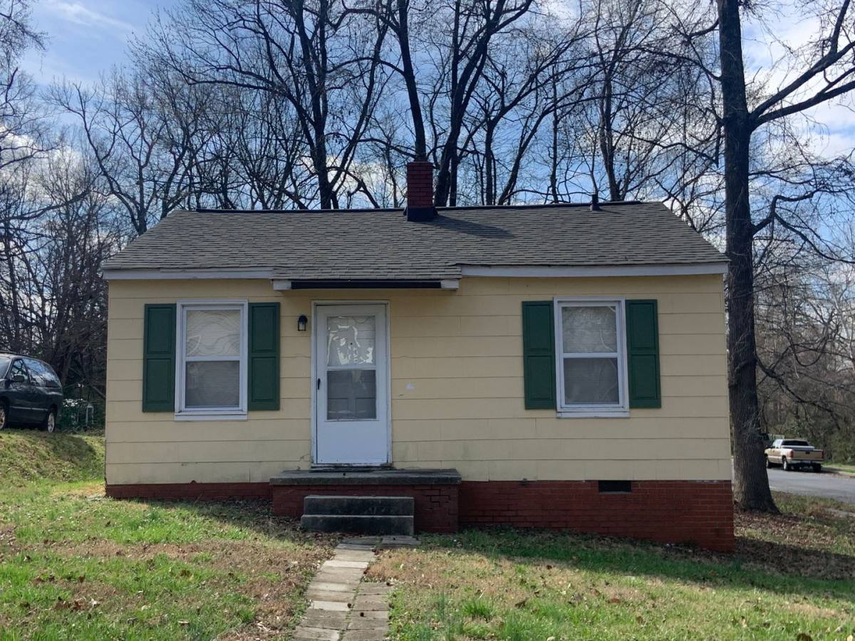 House for rent at 300 Lucerne St, Greensboro, NC 27406