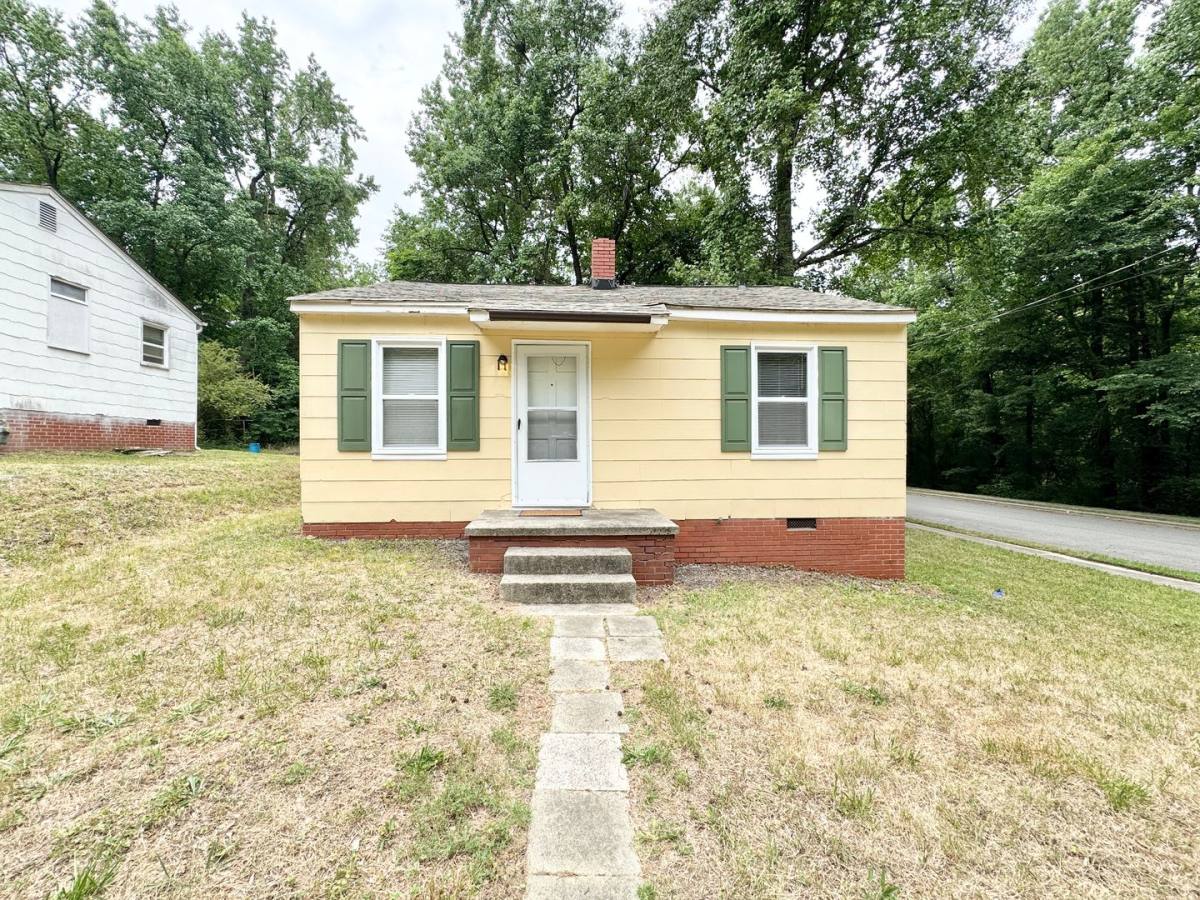 House for rent at 300 Lucerne St, Greensboro, NC 27406