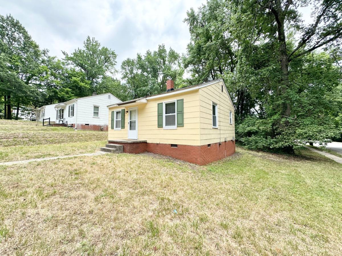House for rent at 300 Lucerne St, Greensboro, NC 27406