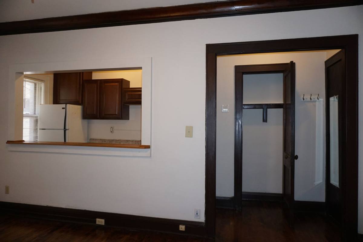Apartment for rent at 14 Oak Grove St, Minneapolis, MN 55403