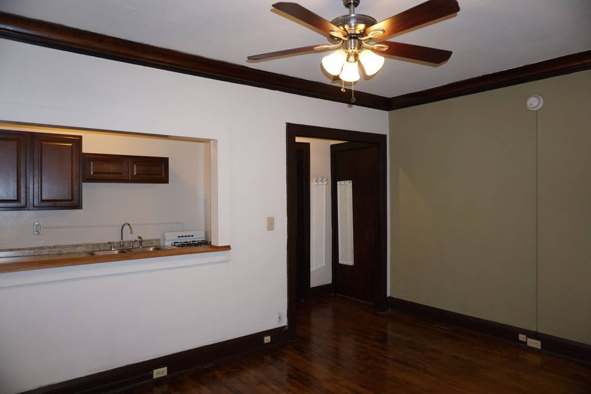 Apartment for rent at 14 Oak Grove St, Minneapolis, MN 55403