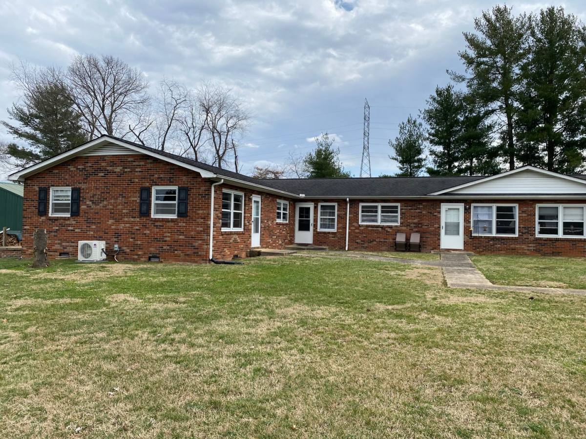 Apartment for rent at 8 Lynn Terrace Court, Johnson City, TN 37604