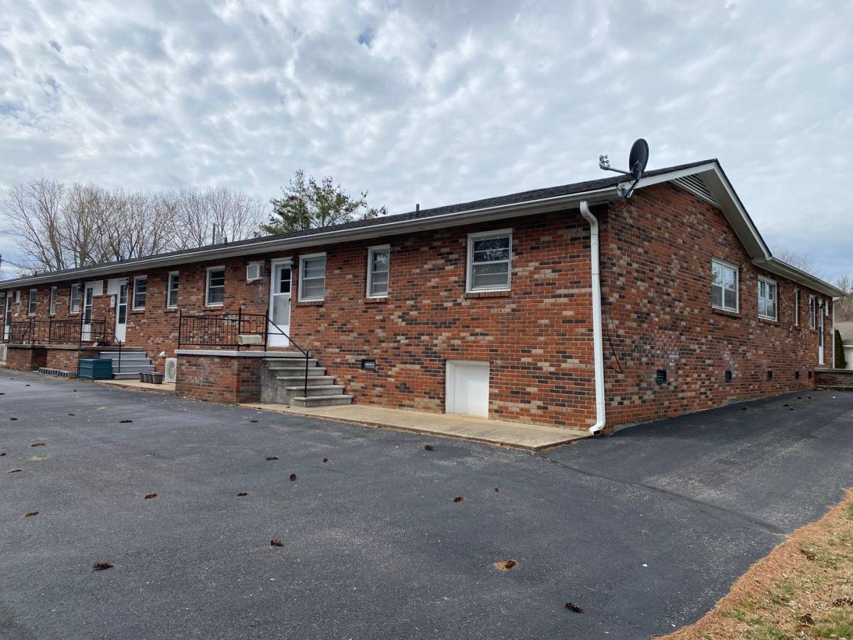 Apartment for rent at 8 Lynn Terrace Court, Johnson City, TN 37604