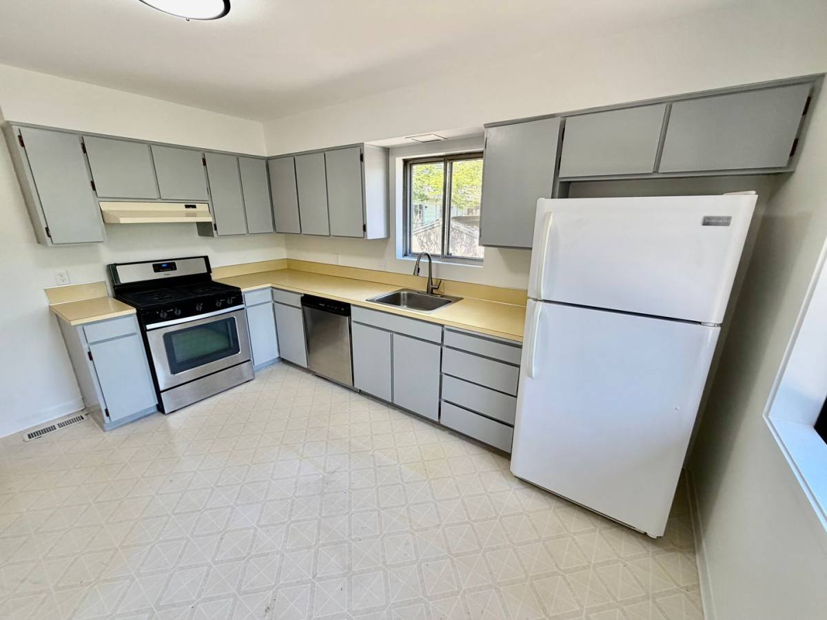 Apartment for rent at 10245 SW Walnut St, Portland, OR 97223