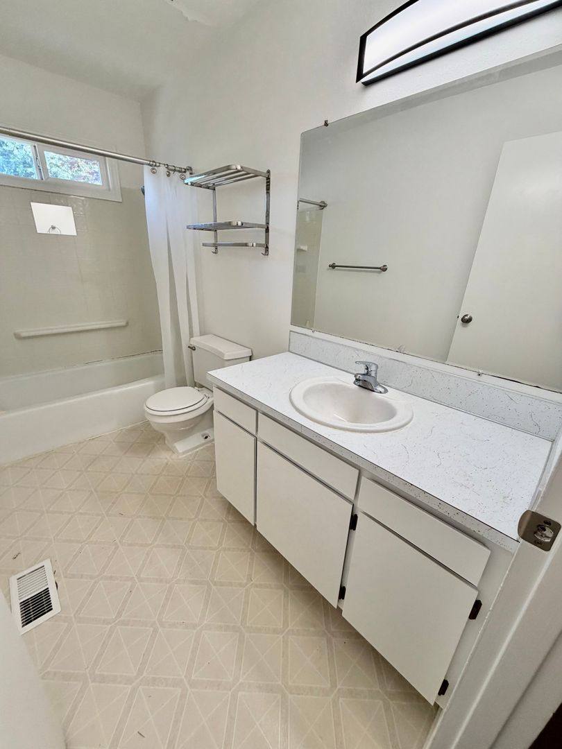 Apartment for rent at 10245 SW Walnut St, Portland, OR 97223