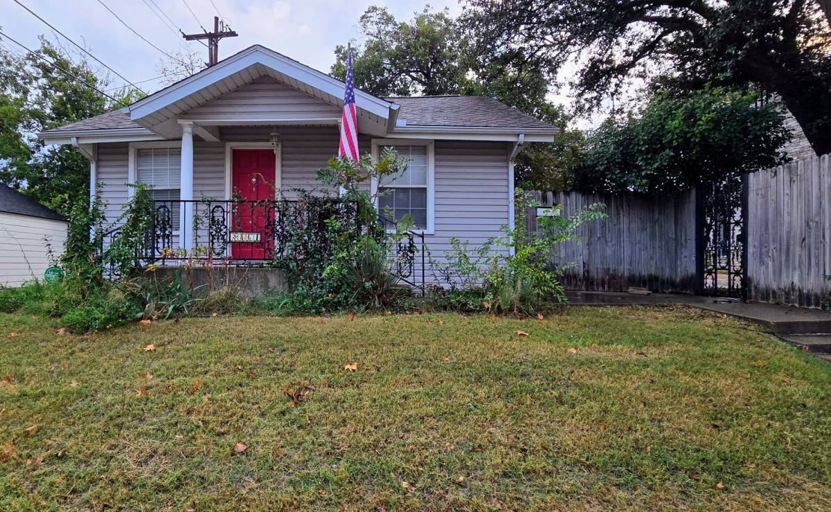 House for rent at 2861 W Devitt St, Fort Worth, TX 76109