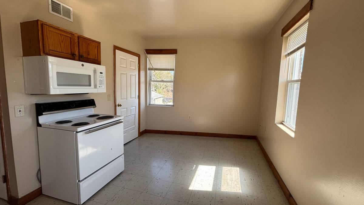 Apartment for rent at 21 W St, Chicopee, MA 01013
