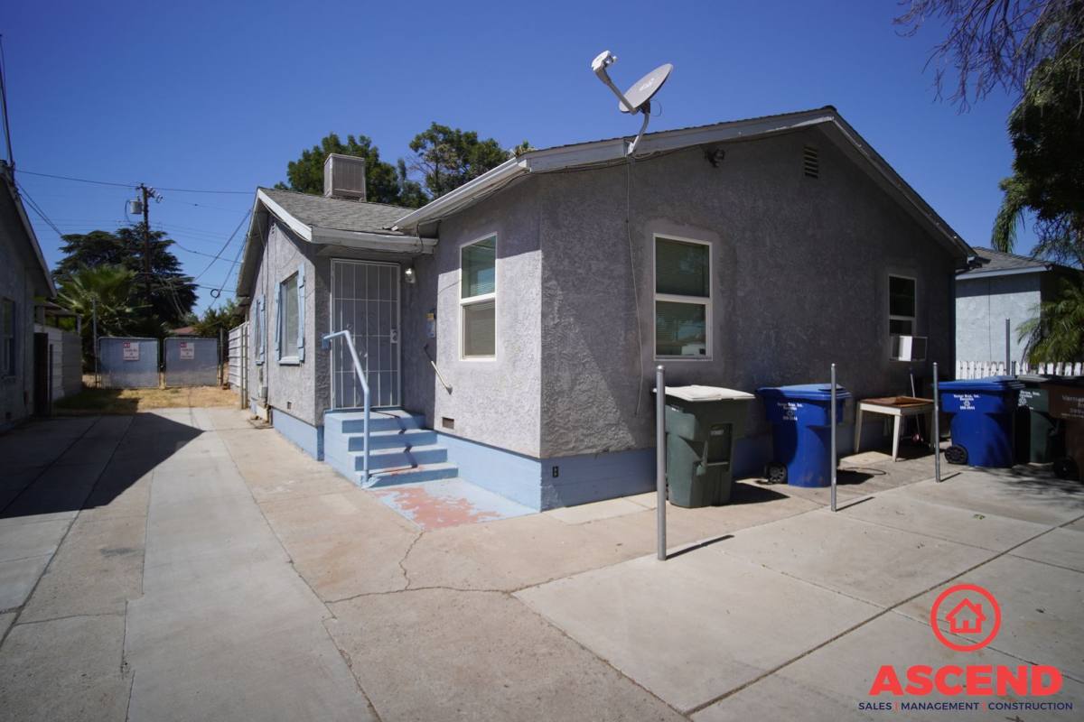 Apartment for rent at 2119 Watson St, Bakersfield, CA 93308