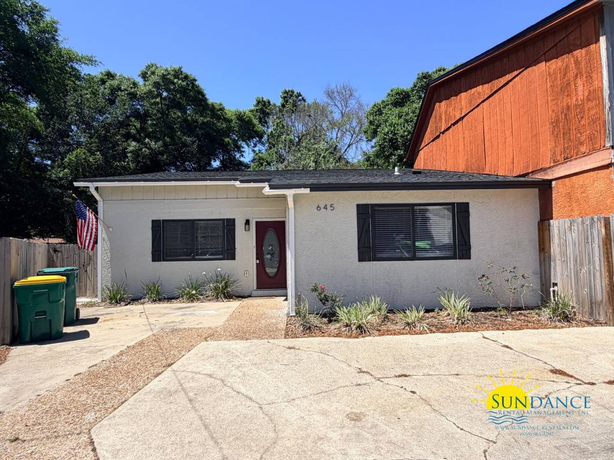 House for rent at 645 Virginia Oak Court, Fort Walton Beach, FL 32548