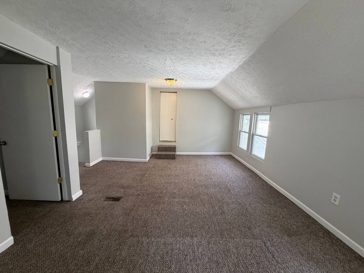 House for rent at 6103 W Clinton Ave, Cleveland, OH 44102