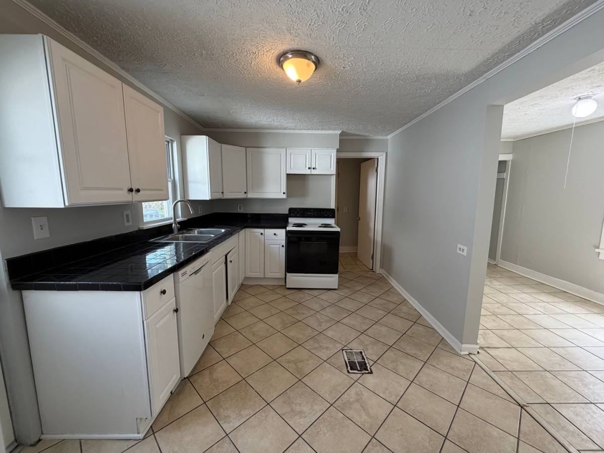 House for rent at 6103 W Clinton Ave, Cleveland, OH 44102