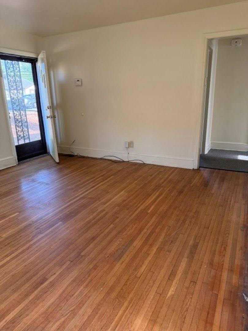 House for rent at 1901 Ashley Rd, Charlotte, NC 28208