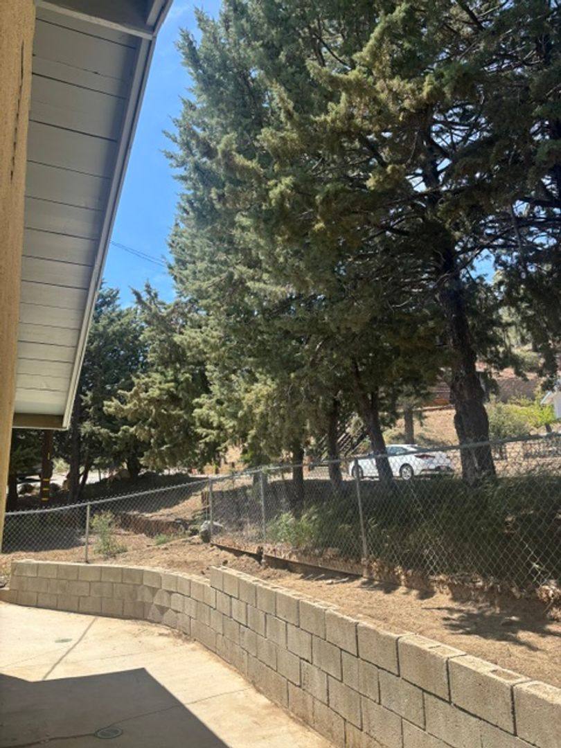 House for rent at 6641 Ivins Dr, Frazier Park, CA 93225