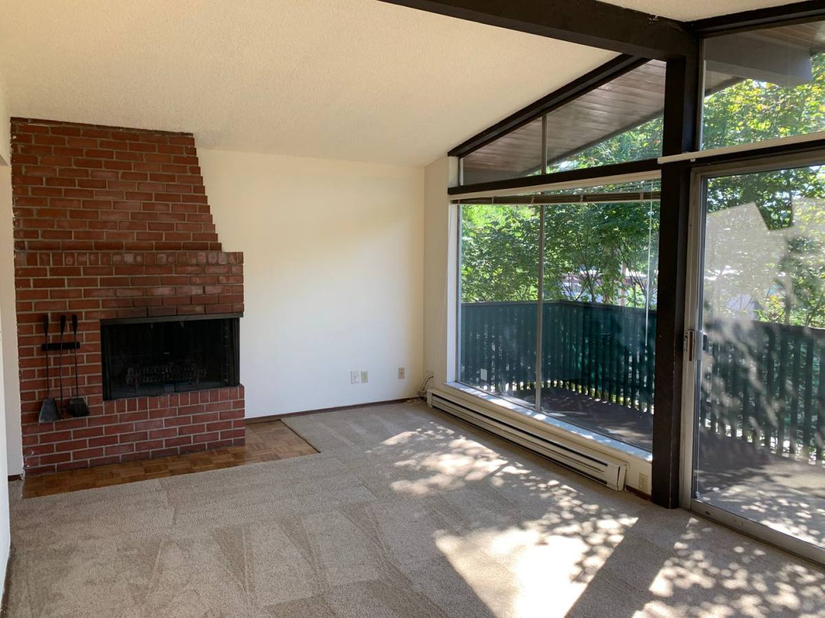 Apartment for rent at 13202 Greenwood Ave N, Seattle, WA 98133