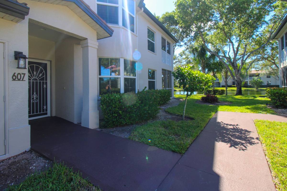 House for rent at 600 Diamond Circle, Naples, FL 34110