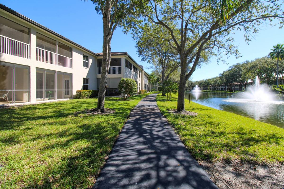 House for rent at 600 Diamond Circle, Naples, FL 34110
