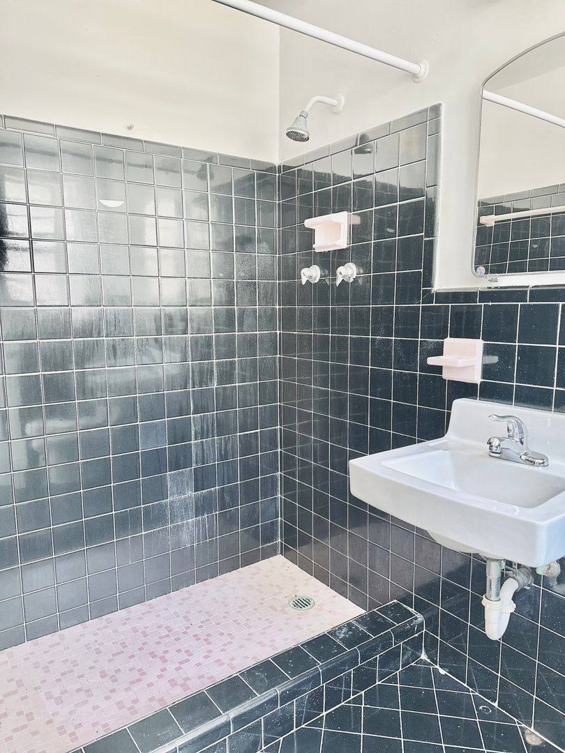 Apartment for rent at 1604 Bay Rd, Miami Beach, FL 33139