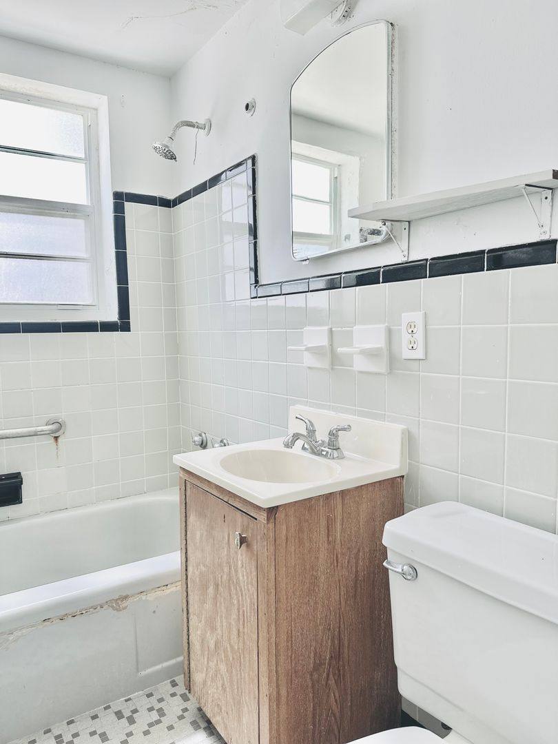 Apartment for rent at 1604 Bay Rd, Miami Beach, FL 33139
