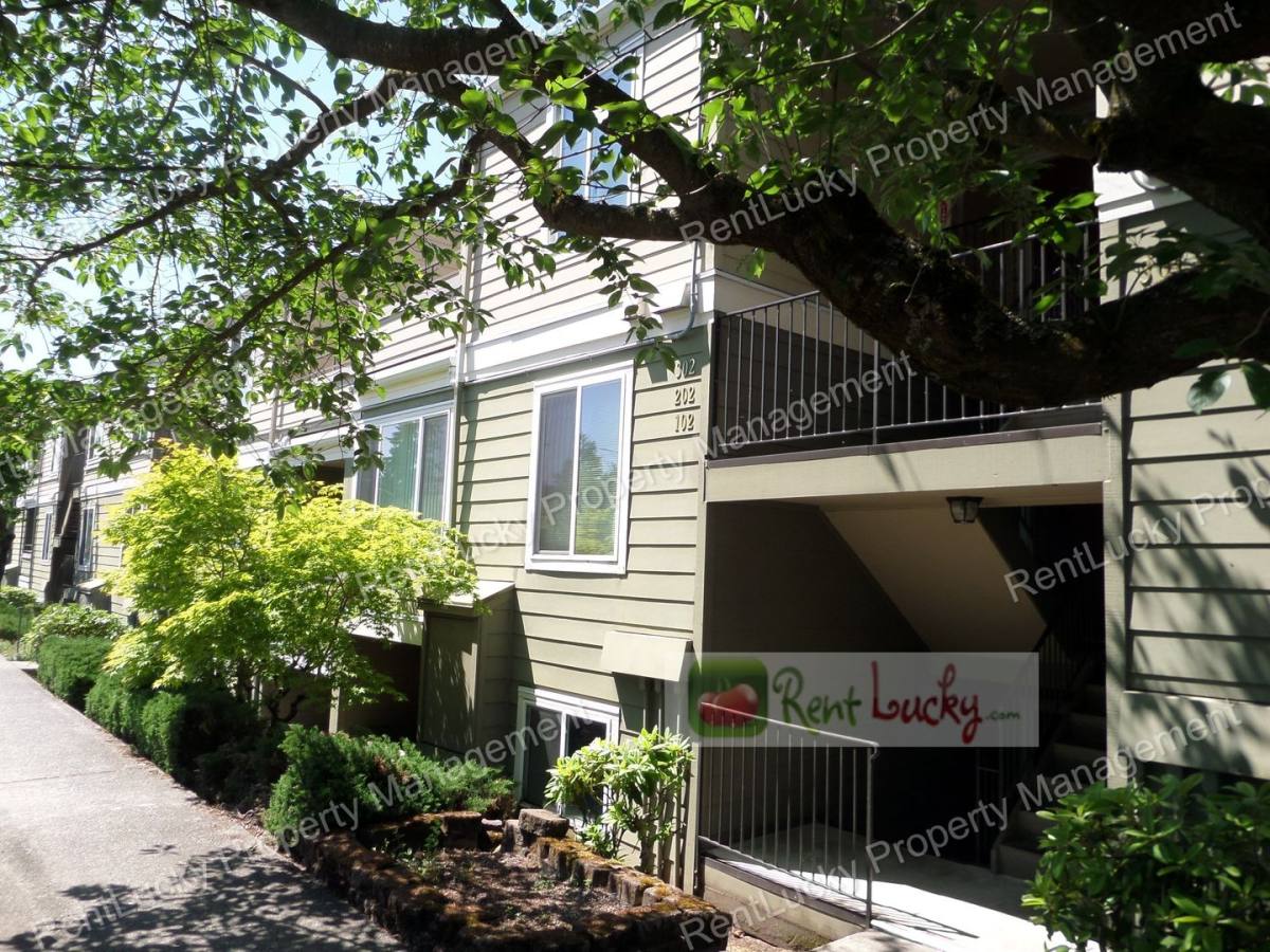 Apartment for rent at 3233 NE 12th St, Renton, WA 98056